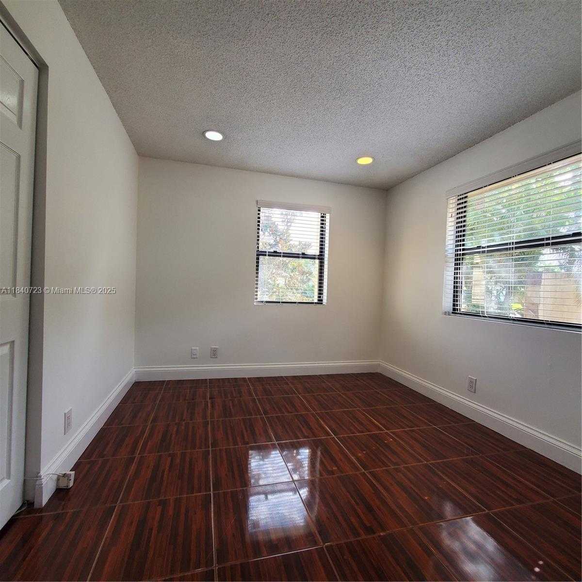 Small Image of 2159 BATON ROUGE, Weston Number 21