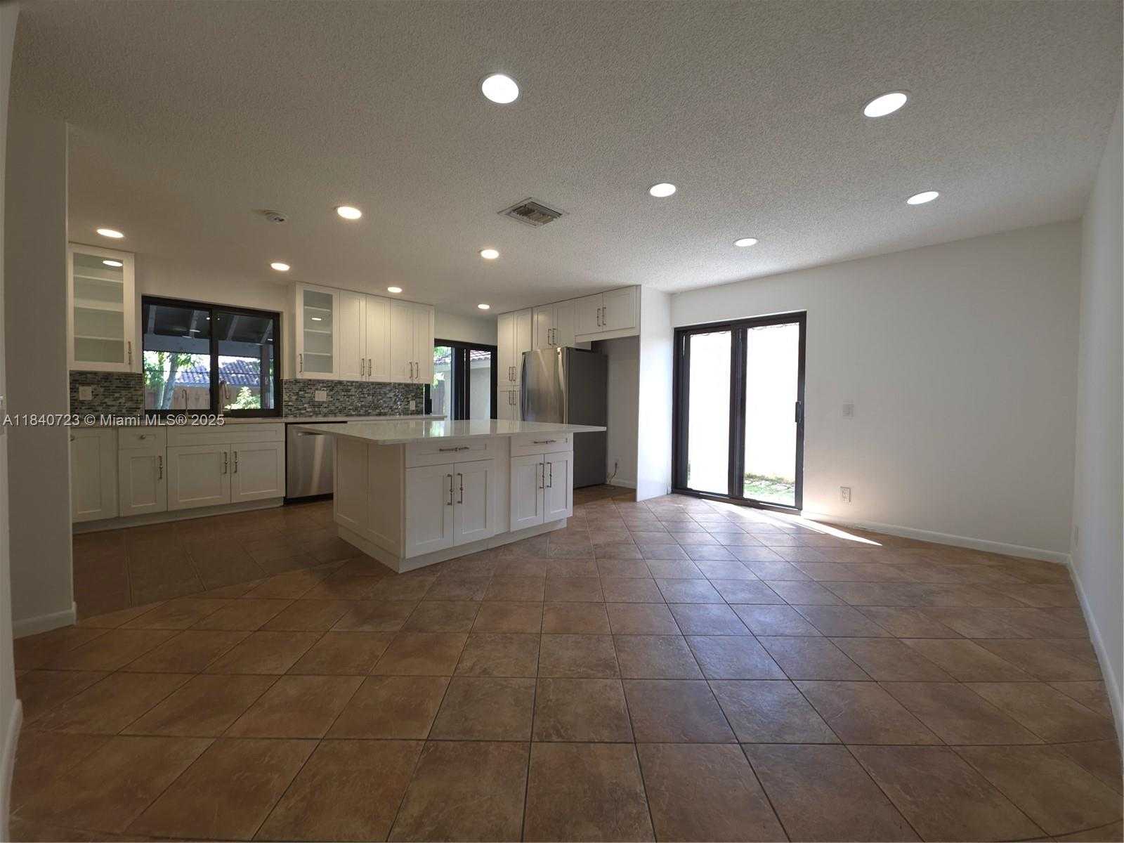 Small Image of 2159 BATON ROUGE, Weston Number 3