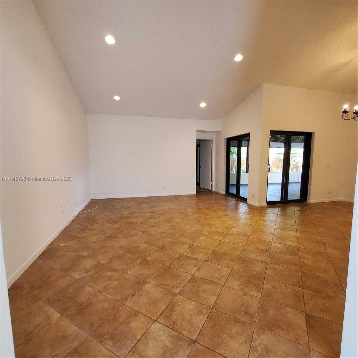 Small Image of 2159 BATON ROUGE, Weston Number 31