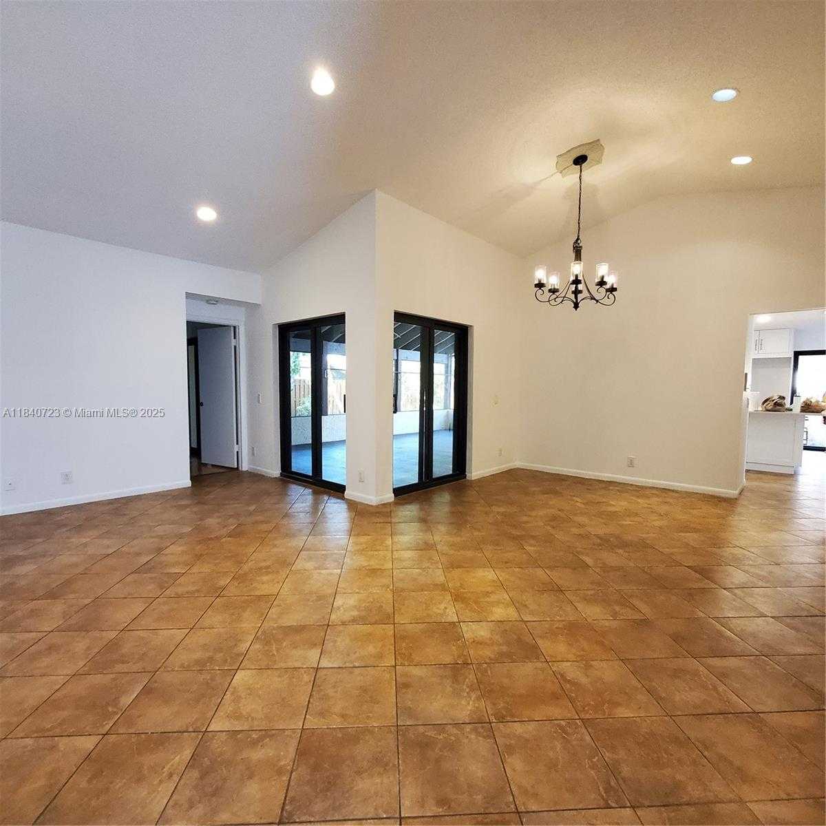 Small Image of 2159 BATON ROUGE, Weston Number 32
