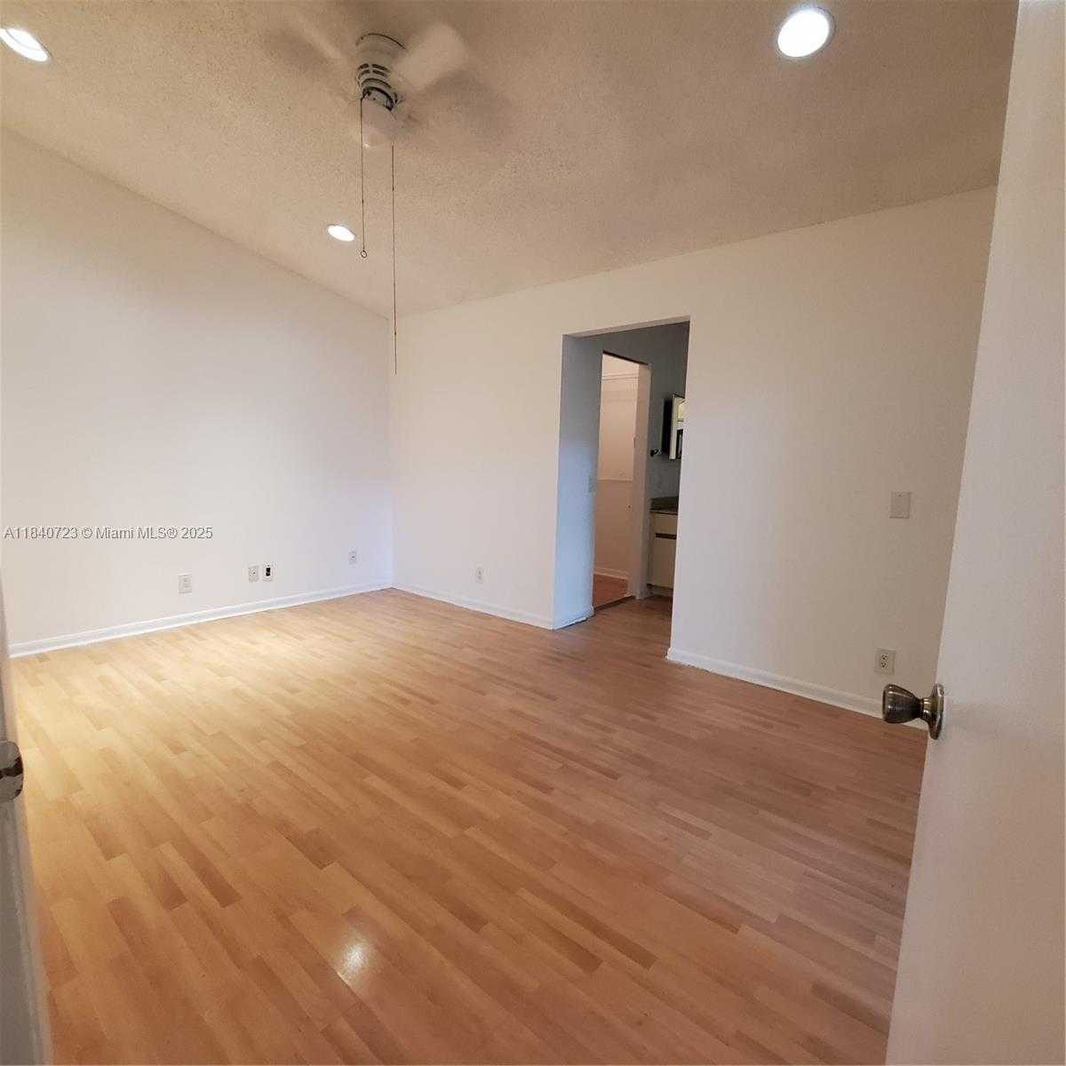 Small Image of 2159 BATON ROUGE, Weston Number 33