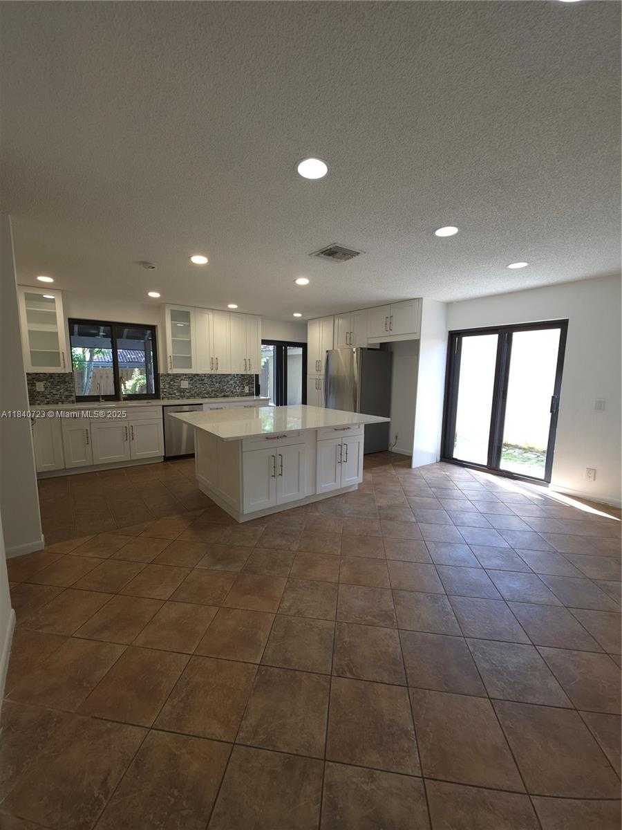 Small Image of 2159 BATON ROUGE, Weston Number 4