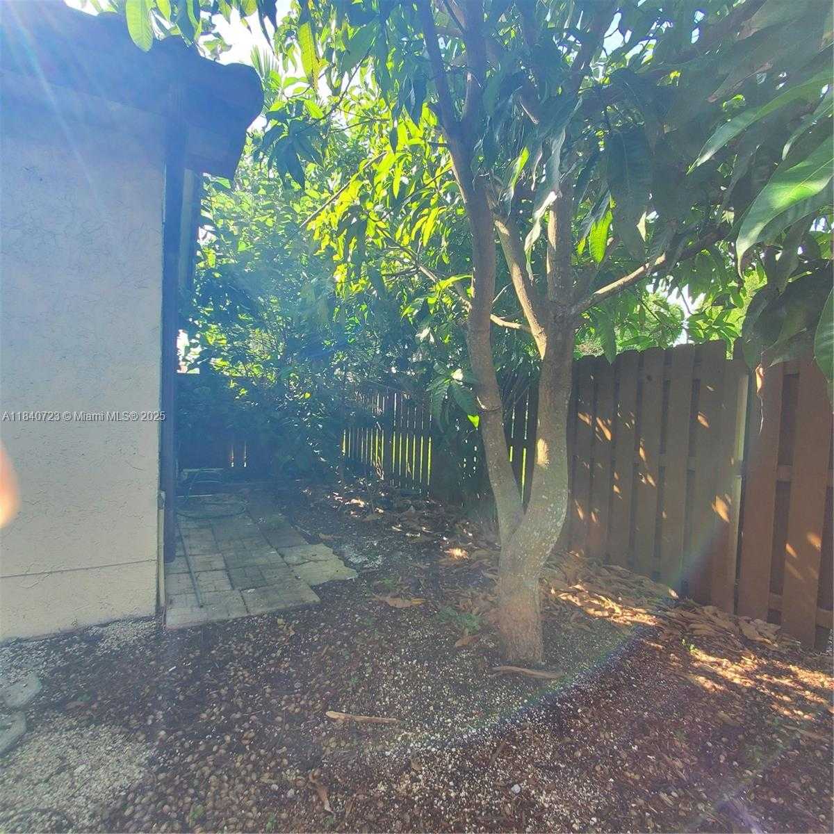 Small Image of 2159 BATON ROUGE, Weston Number 43