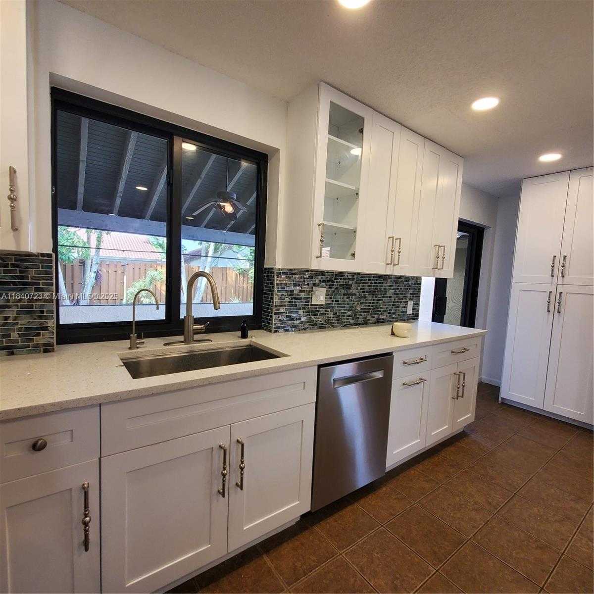 Small Image of 2159 BATON ROUGE, Weston Number 56
