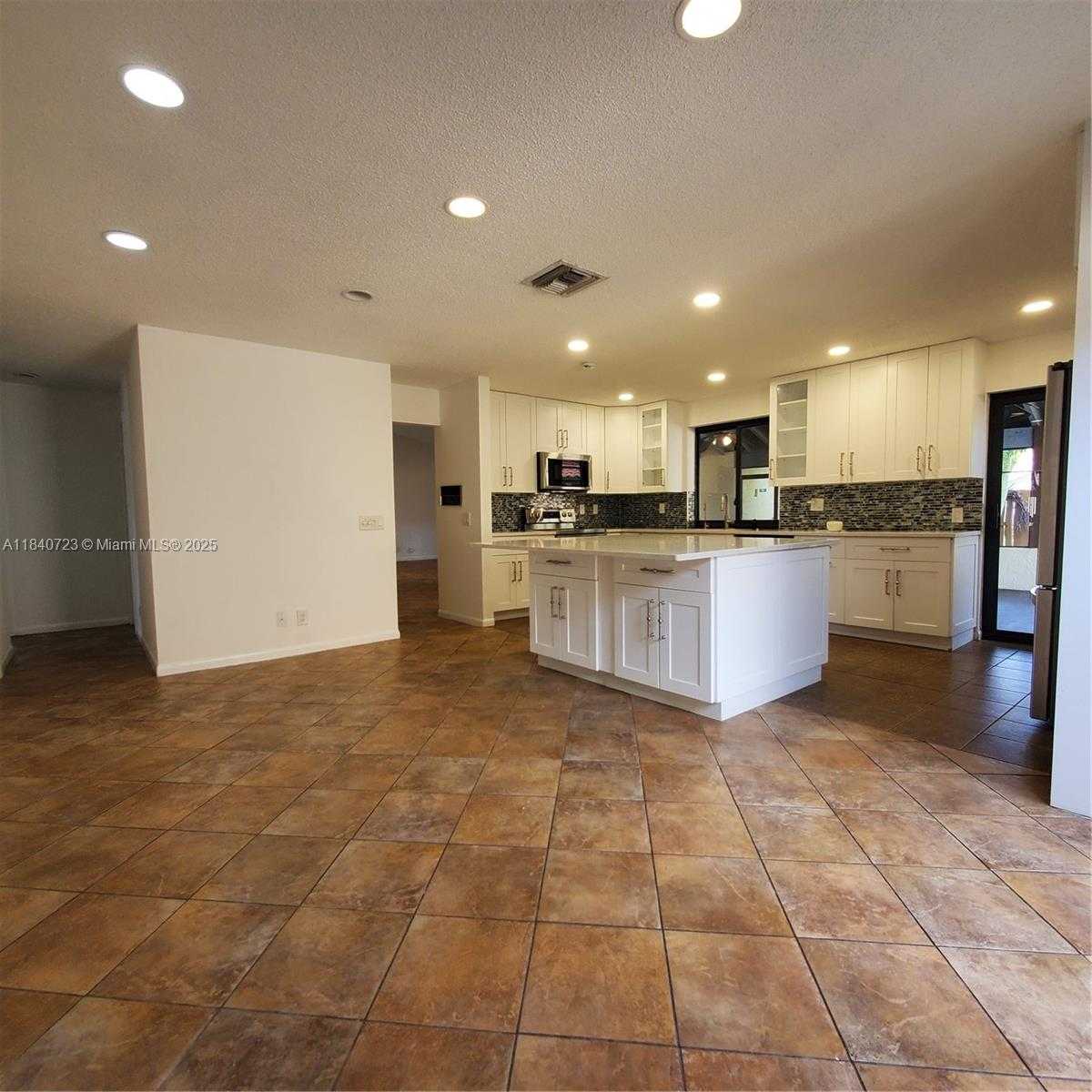 Small Image of 2159 BATON ROUGE, Weston Number 60