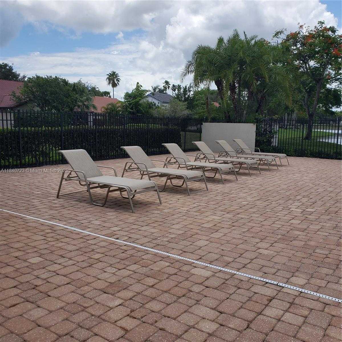 Small Image of 2159 BATON ROUGE, Weston Number 63