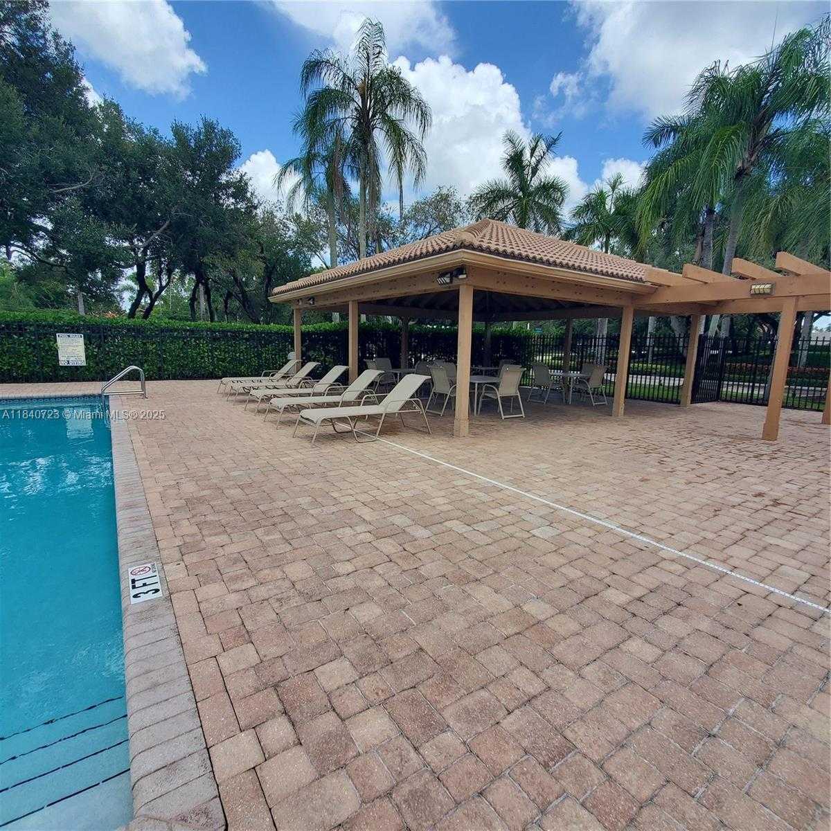 Small Image of 2159 BATON ROUGE, Weston Number 68