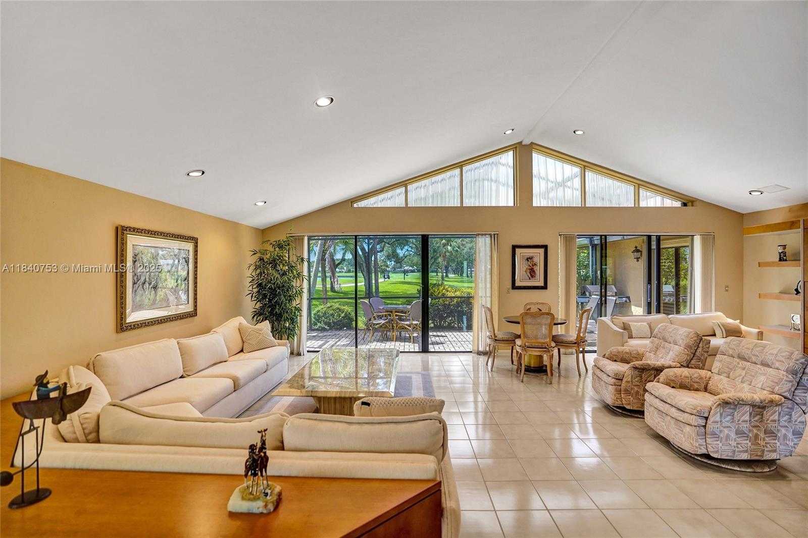 Small Image of 53 NORTHWOODS LN, Boynton Beach Number 13