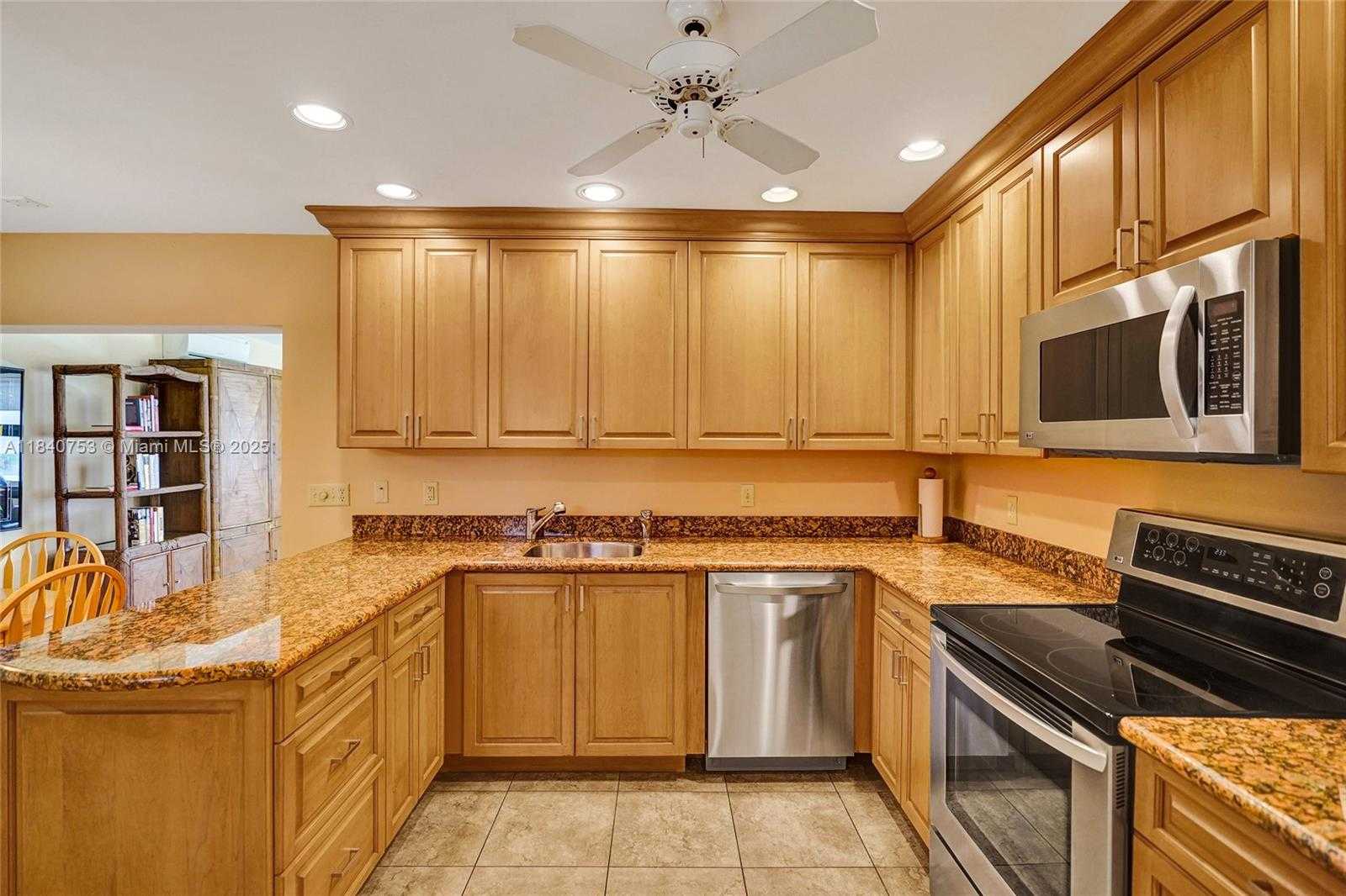 Small Image of 53 NORTHWOODS LN, Boynton Beach Number 27