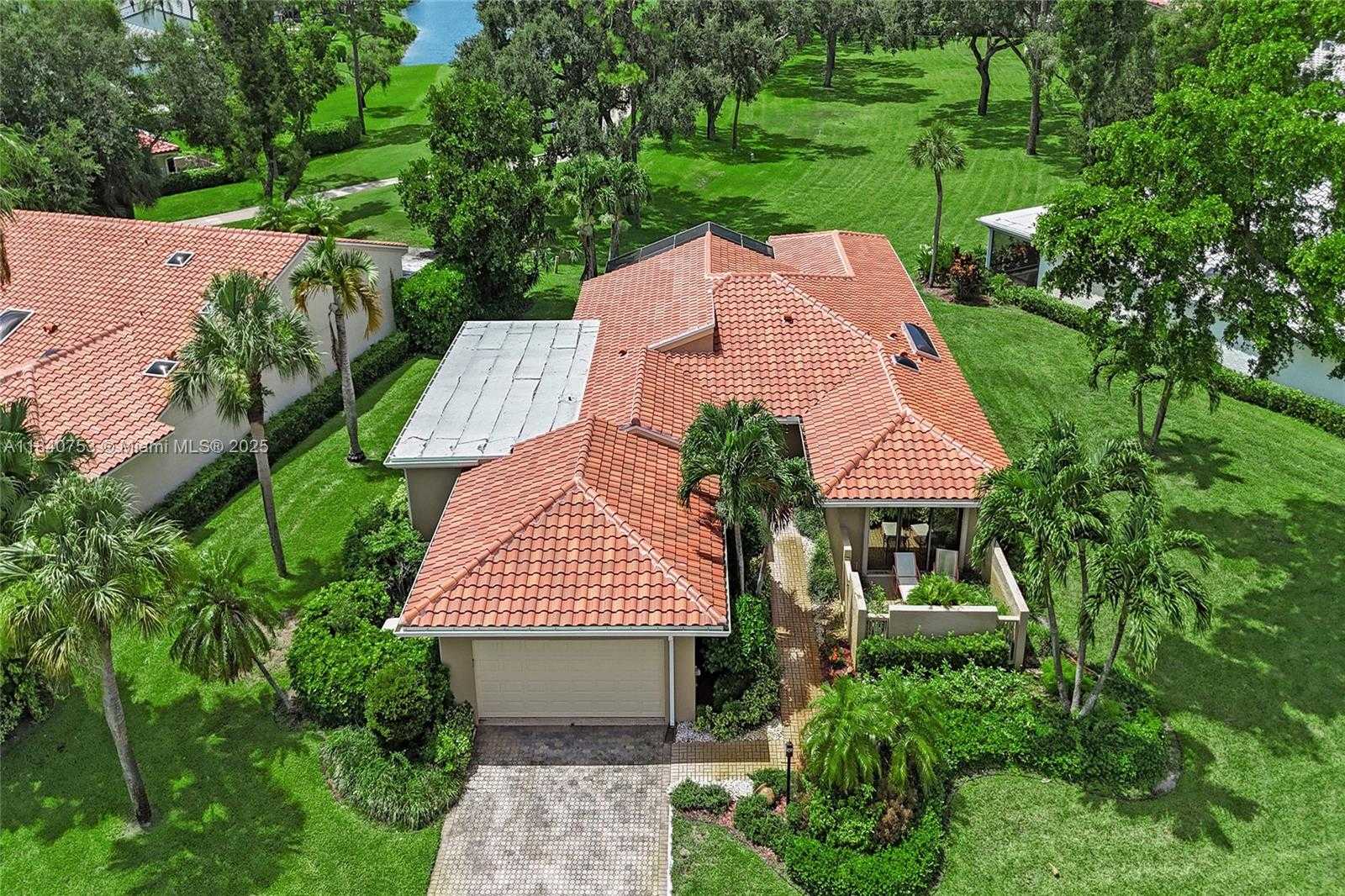 Small Image of 53 NORTHWOODS LN, Boynton Beach Number 3