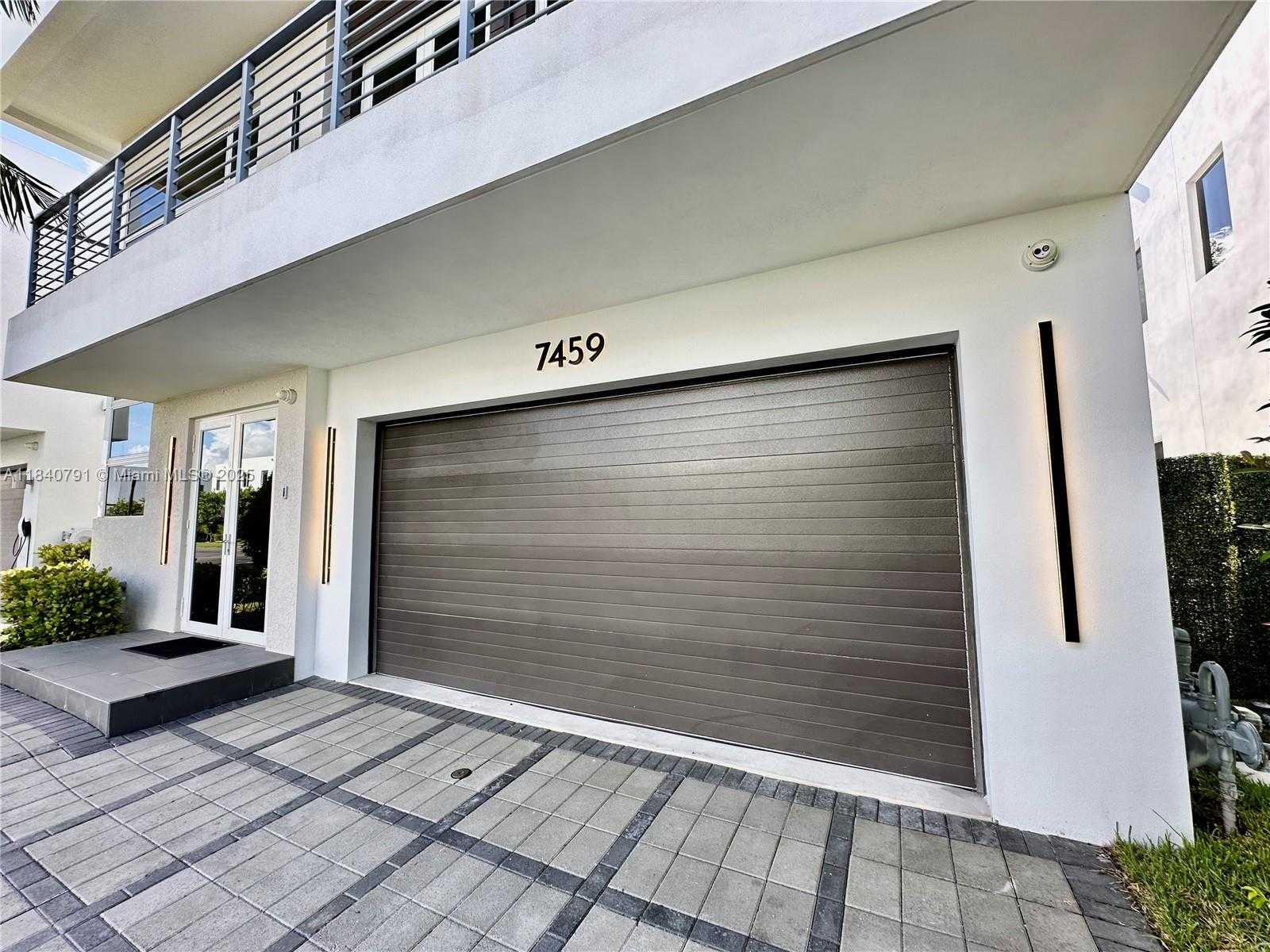 Small Image of 7459 NORTH WEST 97TH CT, Doral Number 16