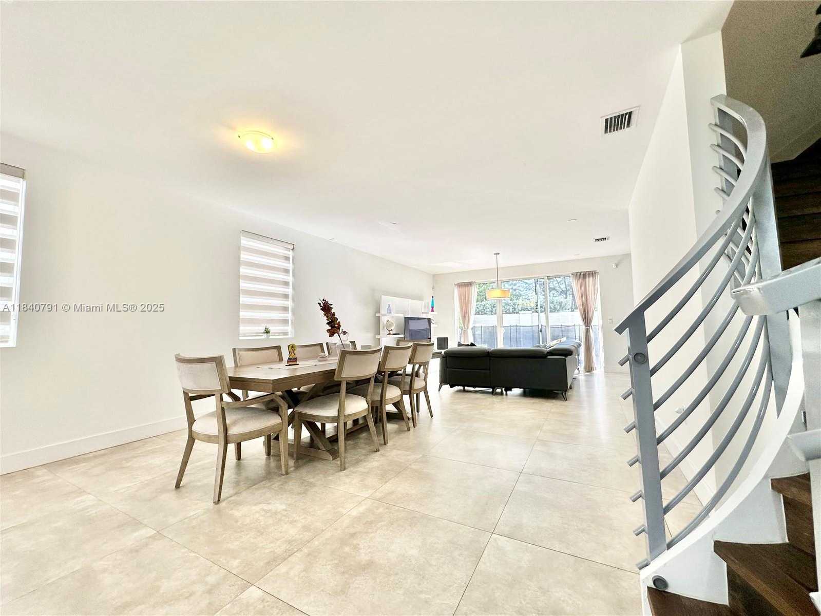 Small Image of 7459 NORTH WEST 97TH CT, Doral Number 20