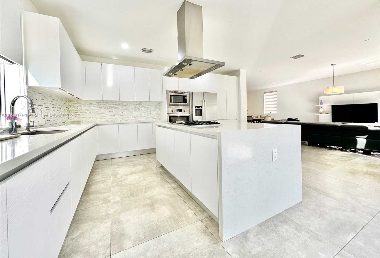 Small Image of 7459 NORTH WEST 97TH CT, Doral Number 28