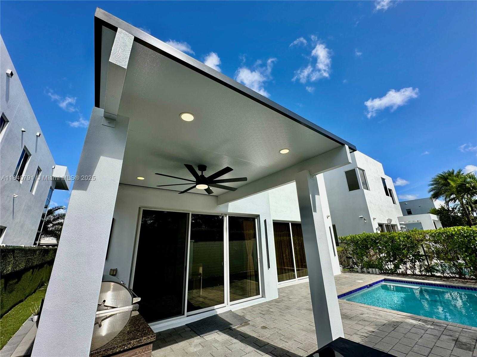 Small Image of 7459 NORTH WEST 97TH CT, Doral Number 34