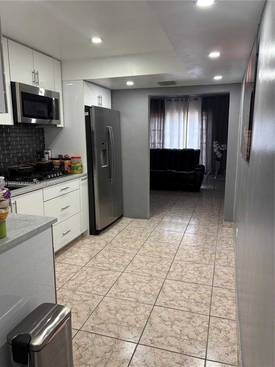 Small Image of 821 EAST 13TH ST, Hialeah Number 13