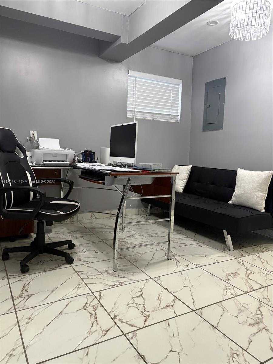 Small Image of 821 EAST 13TH ST, Hialeah Number 16