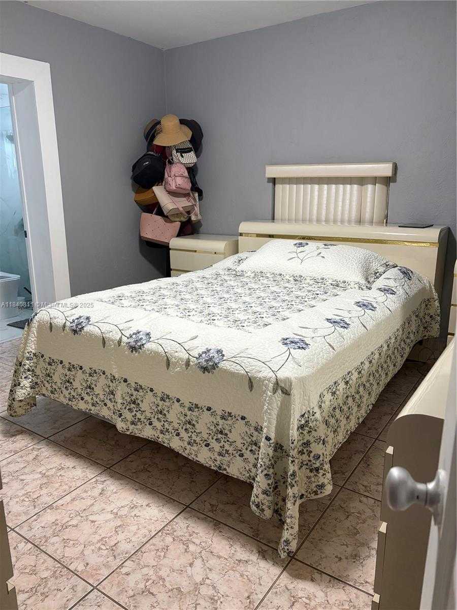 Small Image of 821 EAST 13TH ST, Hialeah Number 18