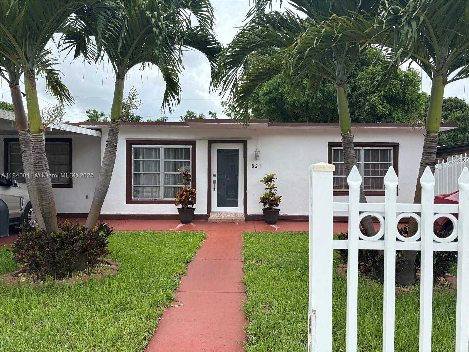 Small Image of 821 EAST 13TH ST, Hialeah Number 2