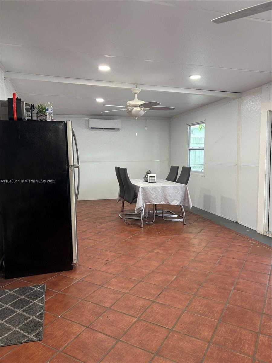 Small Image of 821 EAST 13TH ST, Hialeah Number 21