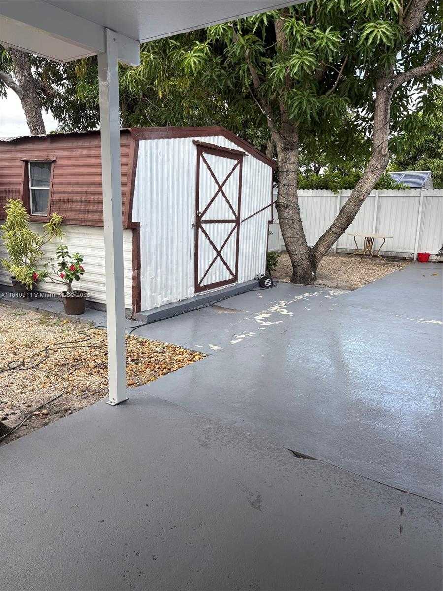 Small Image of 821 EAST 13TH ST, Hialeah Number 25