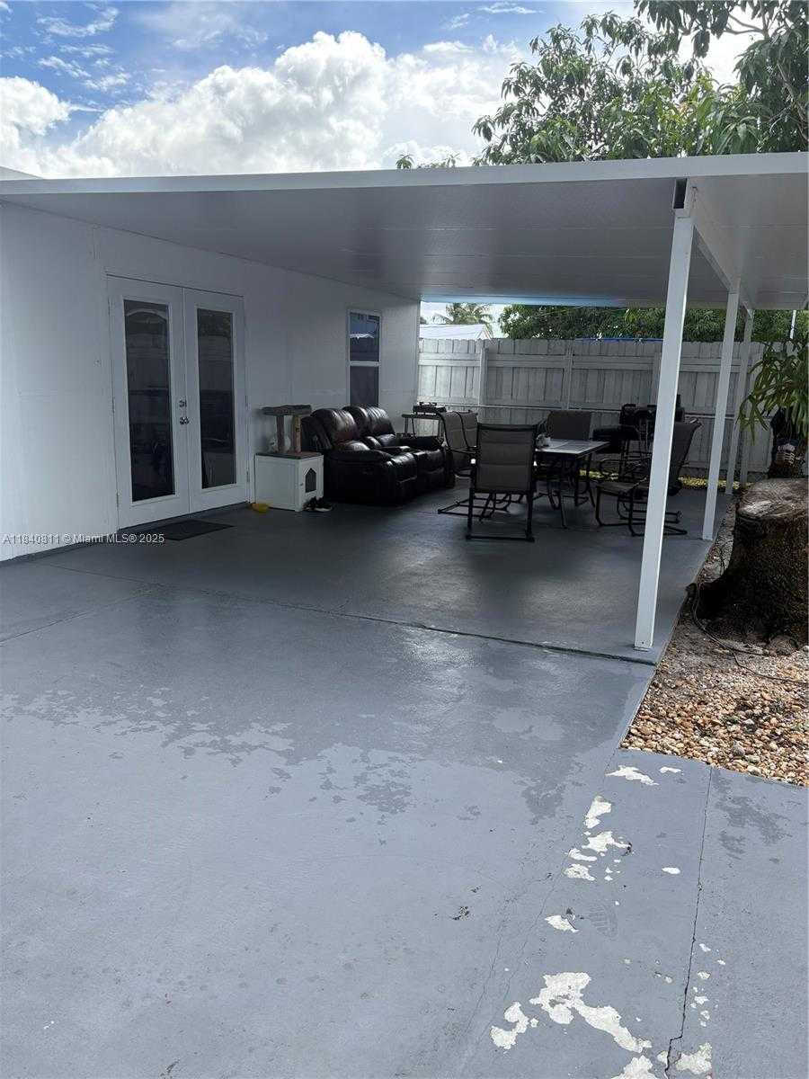 Small Image of 821 EAST 13TH ST, Hialeah Number 26