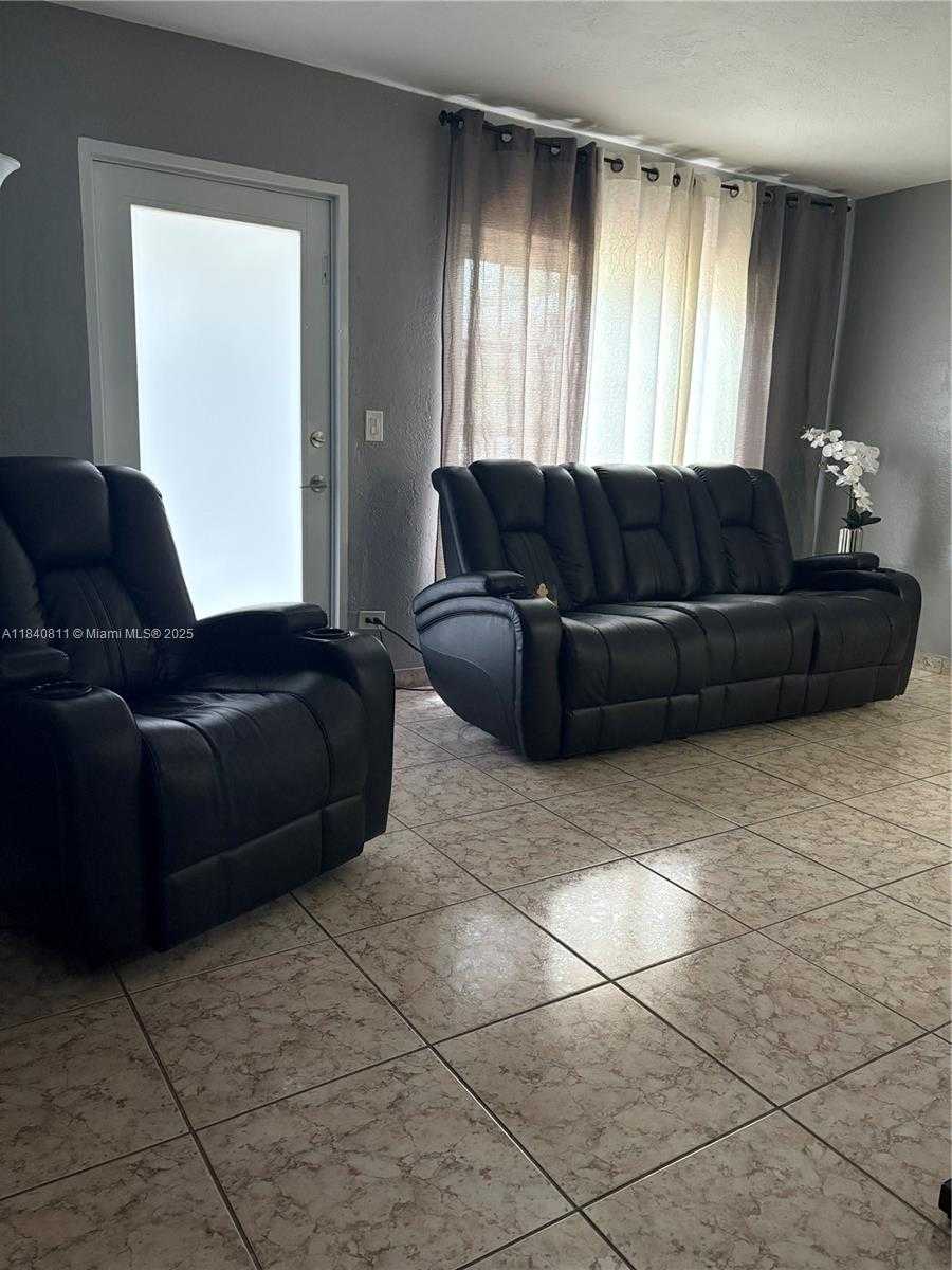 Small Image of 821 EAST 13TH ST, Hialeah Number 8