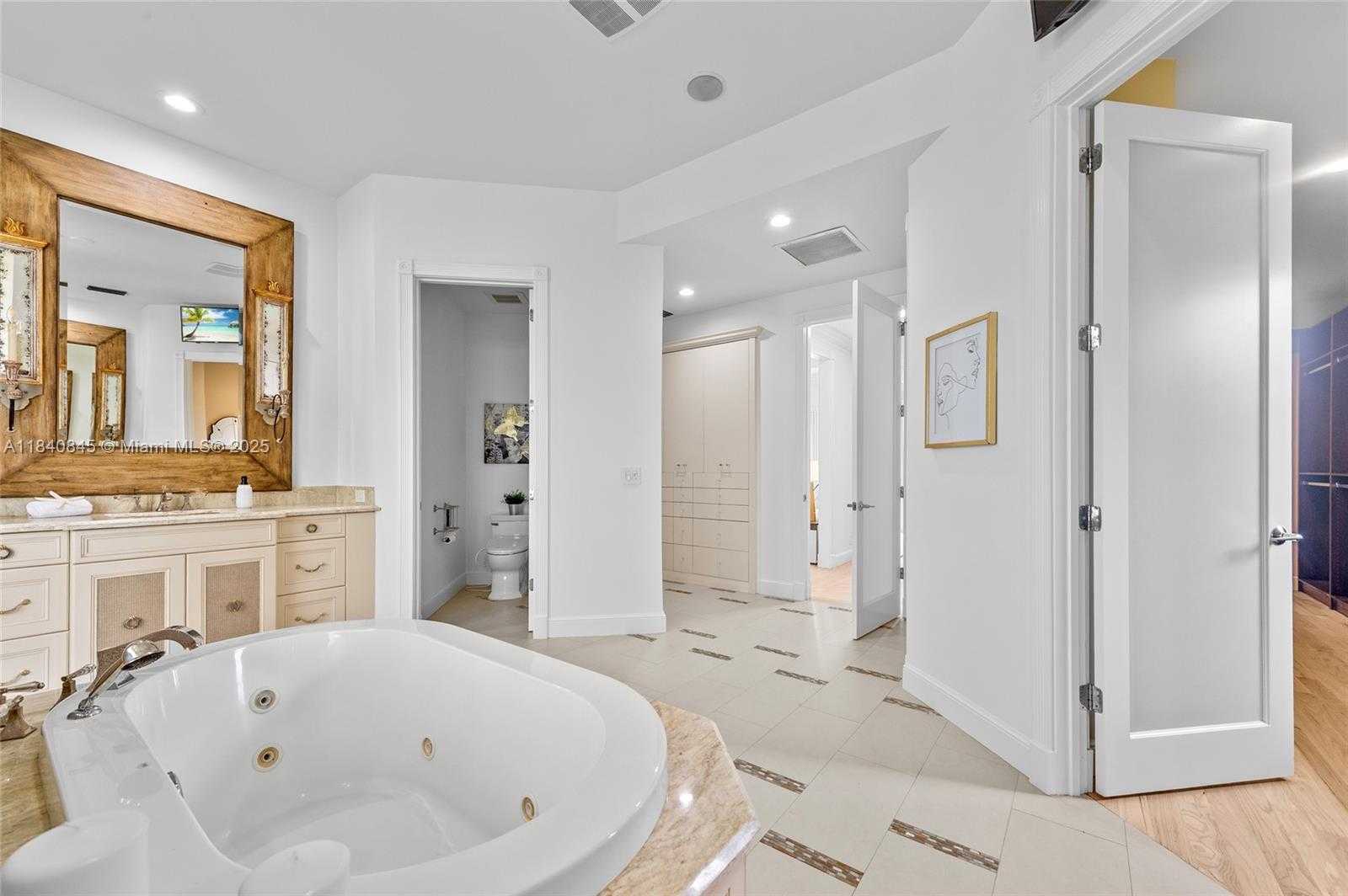 Small Image of 2684 RIVIERA CT, Weston Number 13