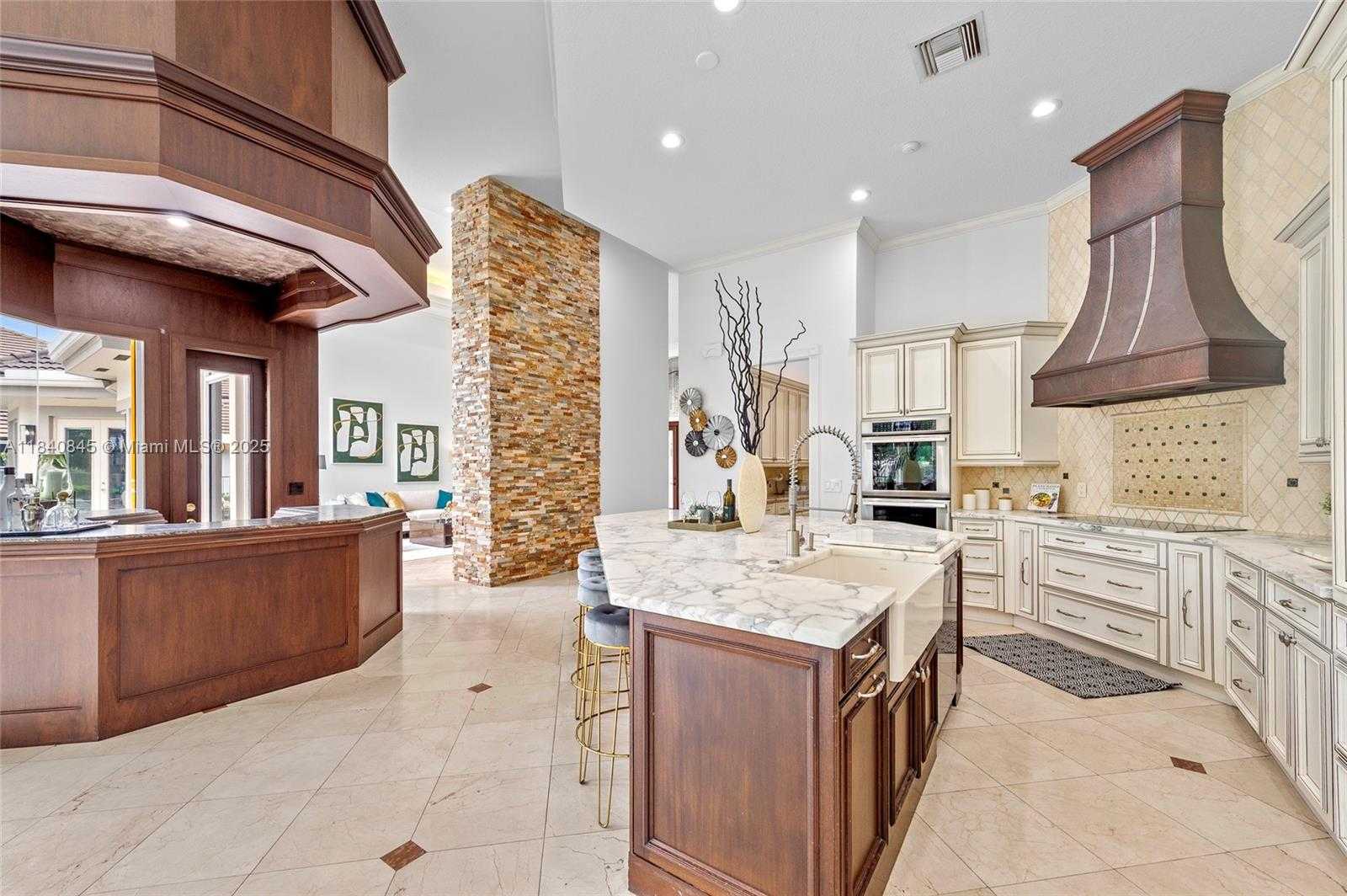 Small Image of 2684 RIVIERA CT, Weston Number 15