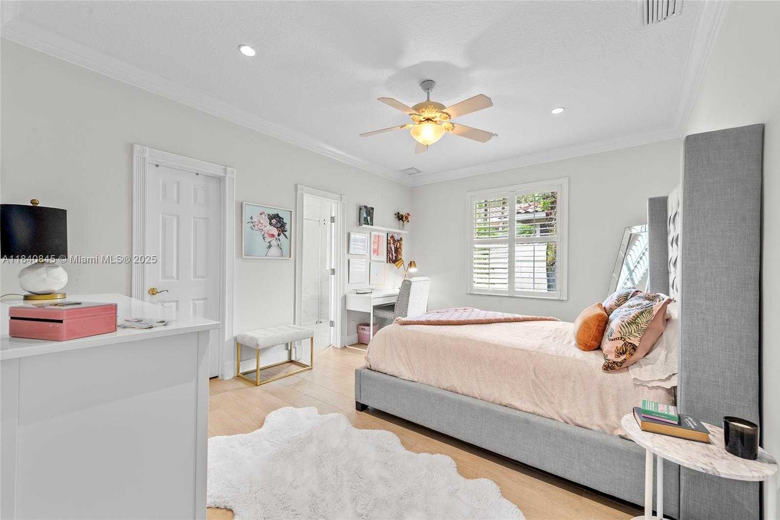 Small Image of 2684 RIVIERA CT, Weston Number 21