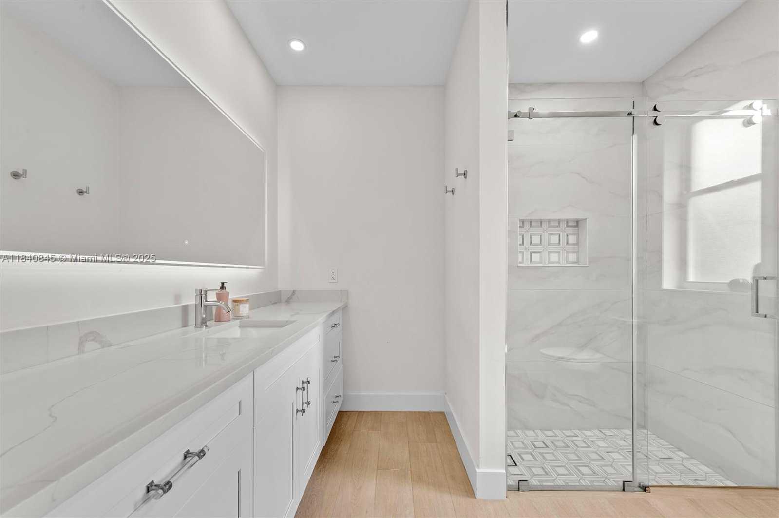Small Image of 2684 RIVIERA CT, Weston Number 22
