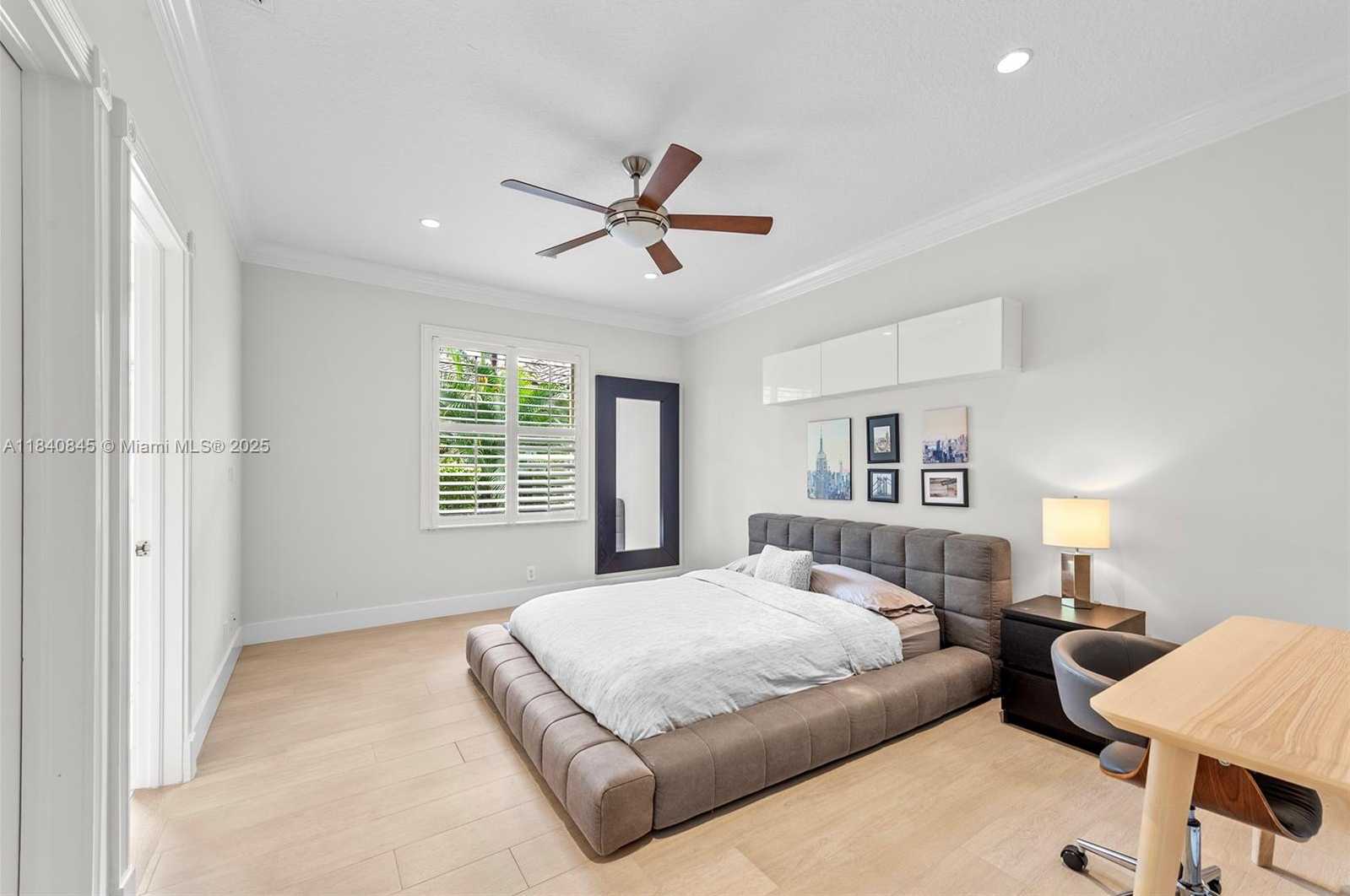 Small Image of 2684 RIVIERA CT, Weston Number 23