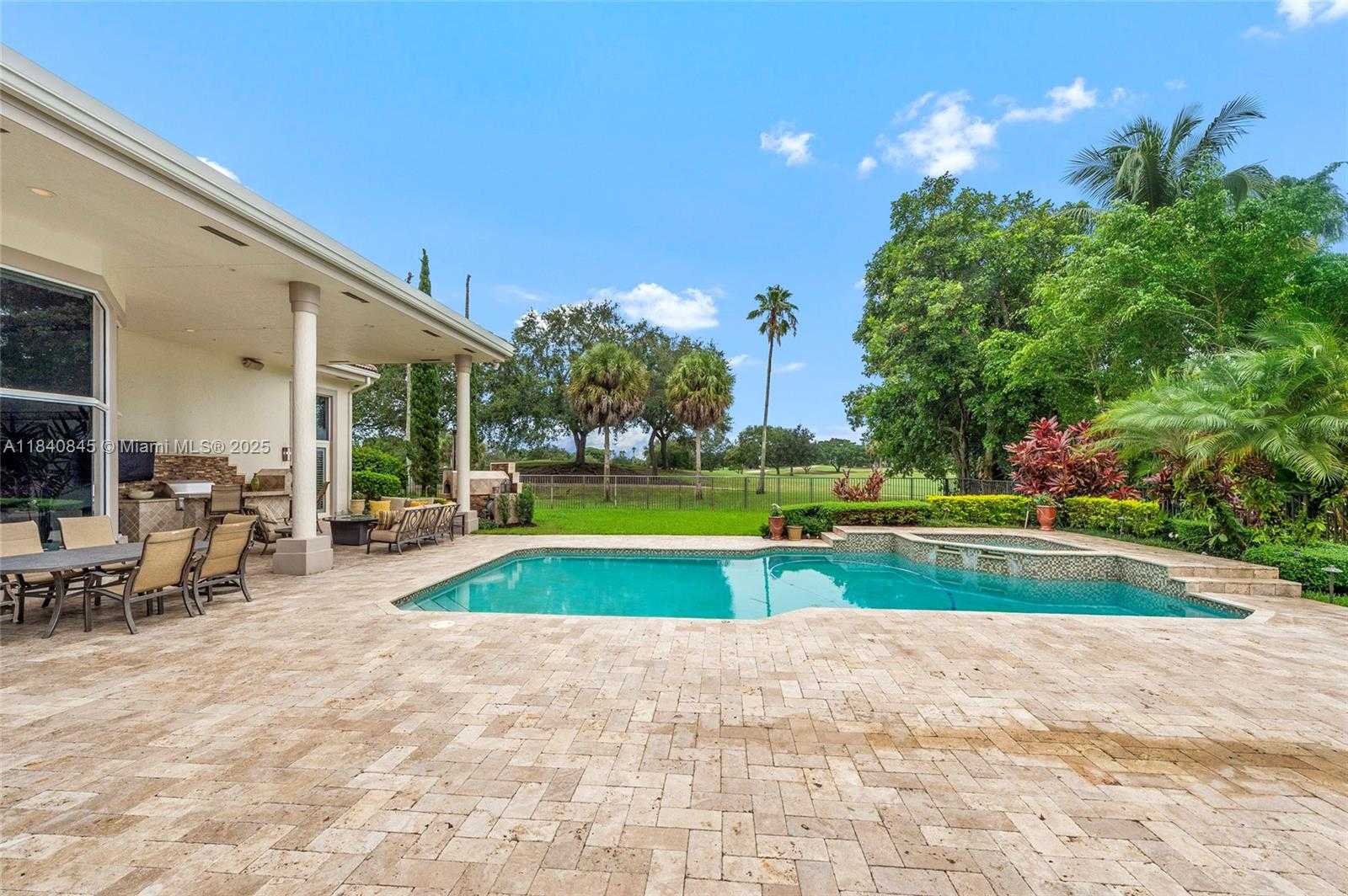 Small Image of 2684 RIVIERA CT, Weston Number 29