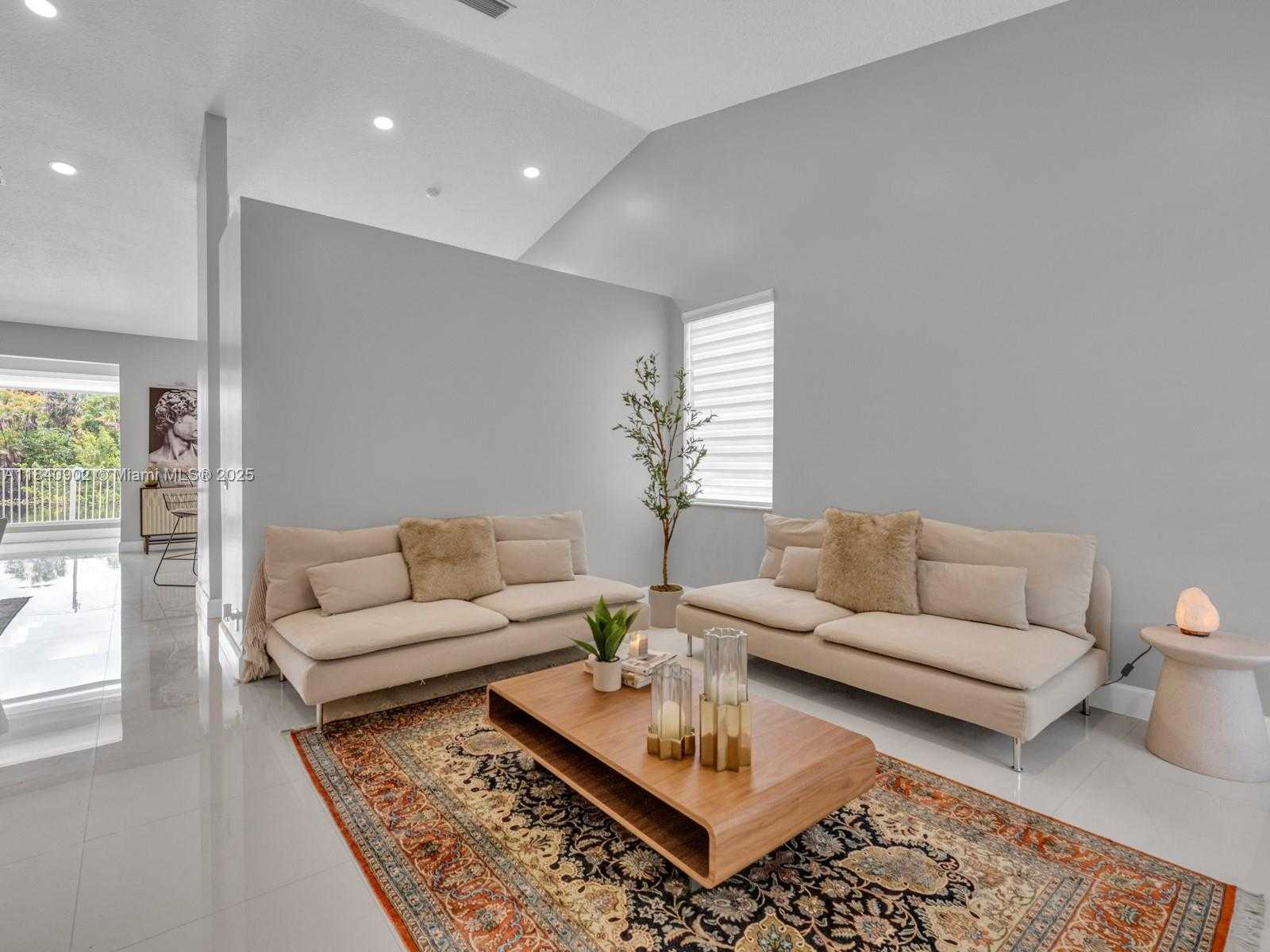 Small Image of 933 FALLING WATER RD, Weston Number 10