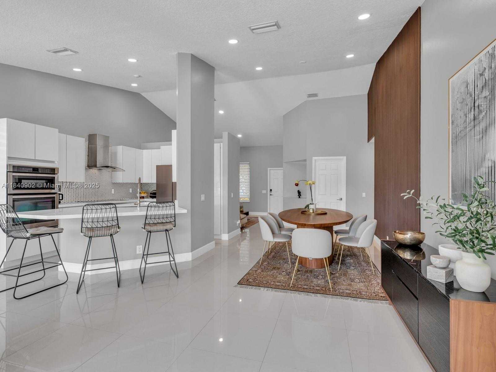 Small Image of 933 FALLING WATER RD, Weston Number 12