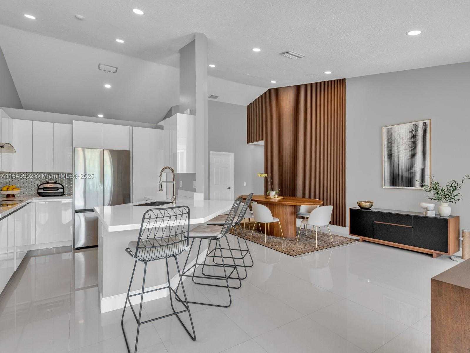 Small Image of 933 FALLING WATER RD, Weston Number 13