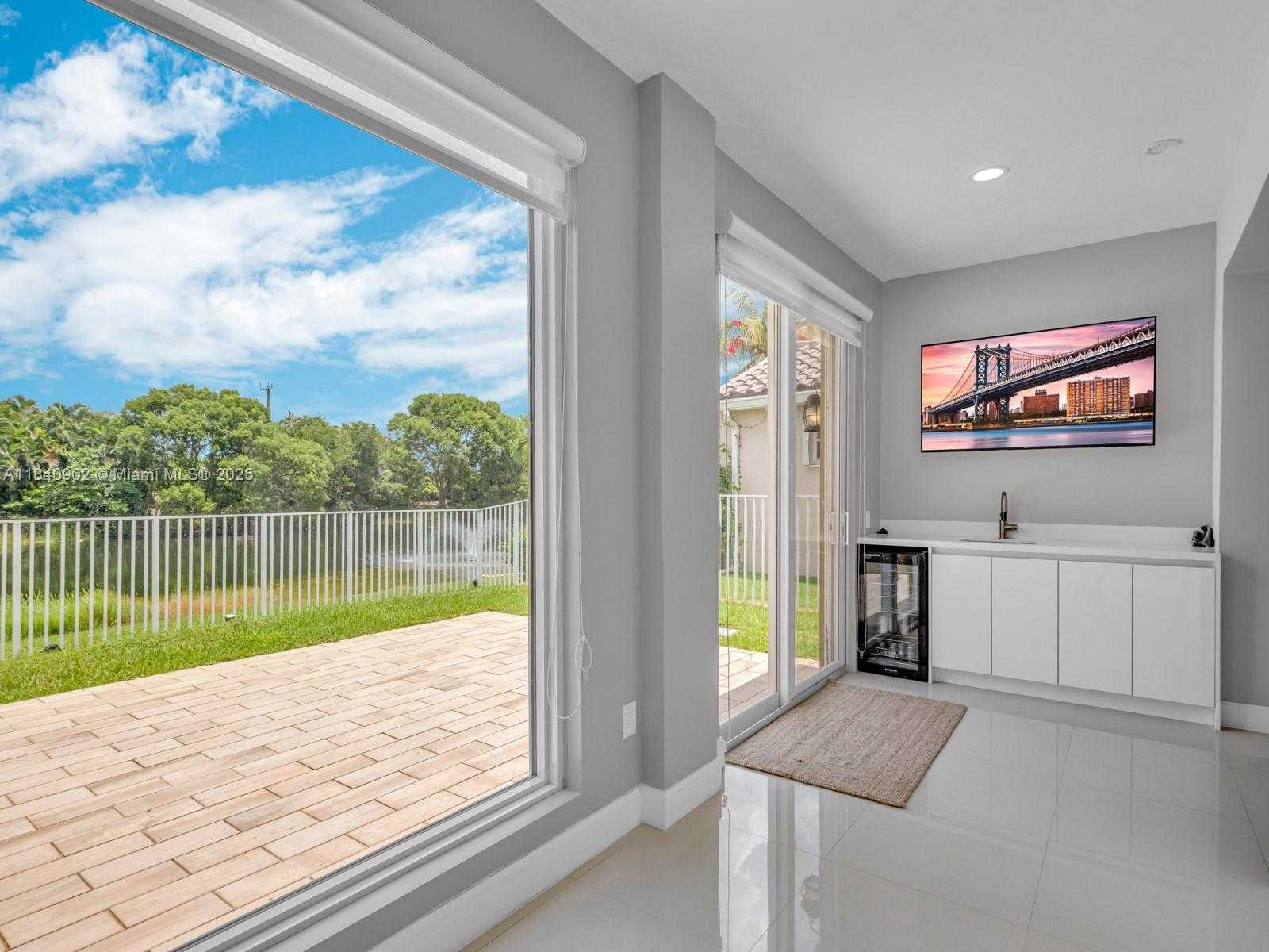 Small Image of 933 FALLING WATER RD, Weston Number 17