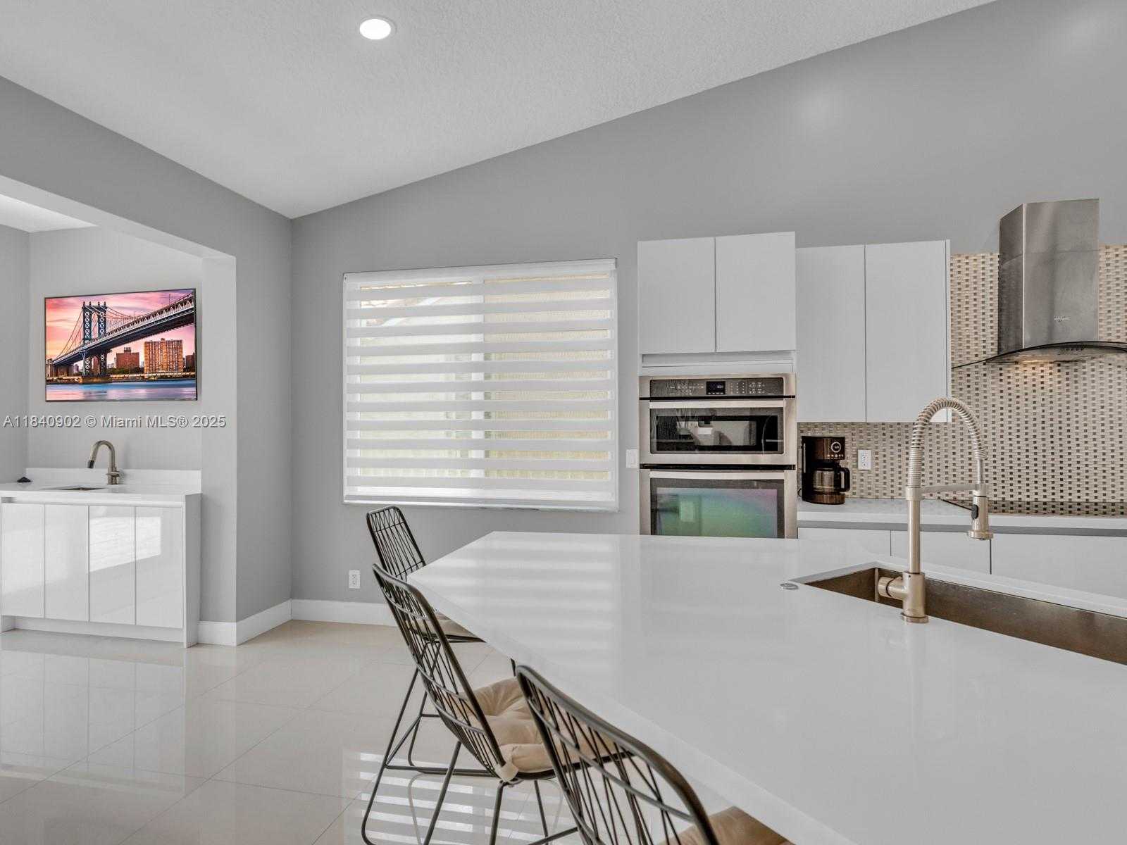 Small Image of 933 FALLING WATER RD, Weston Number 20
