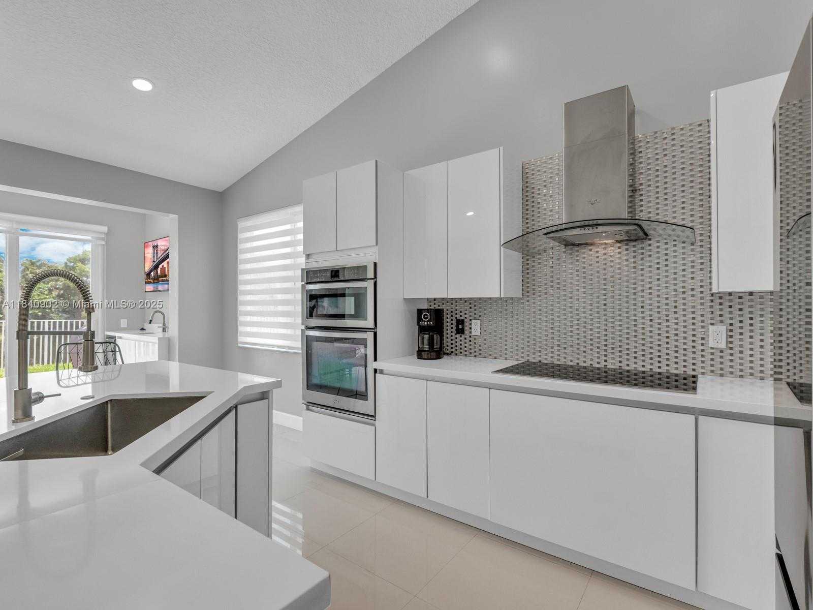 Small Image of 933 FALLING WATER RD, Weston Number 22