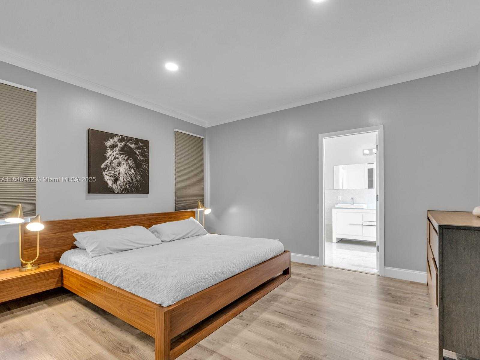 Small Image of 933 FALLING WATER RD, Weston Number 25