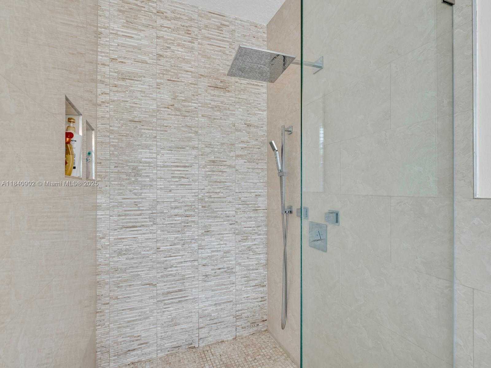 Small Image of 933 FALLING WATER RD, Weston Number 31