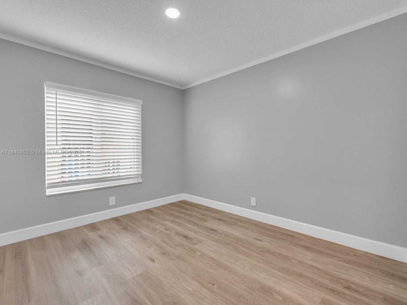Small Image of 933 FALLING WATER RD, Weston Number 33