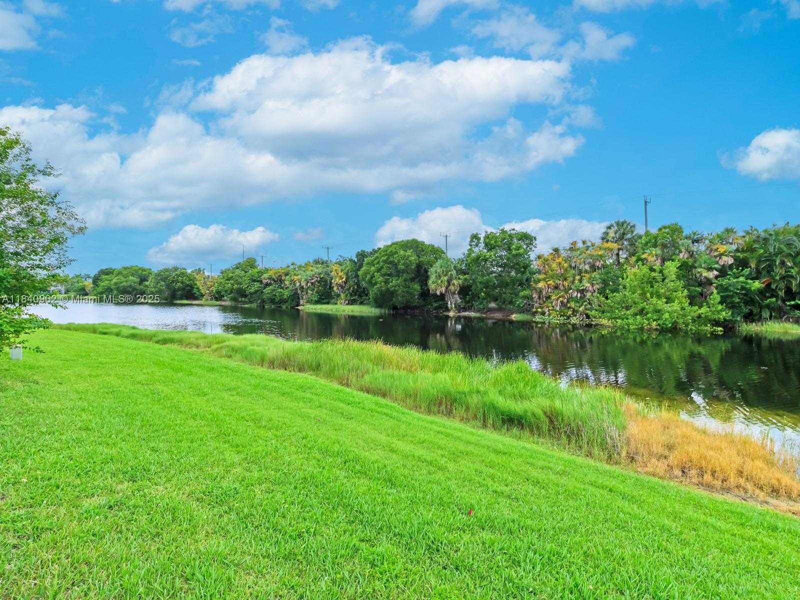 Small Image of 933 FALLING WATER RD, Weston Number 46