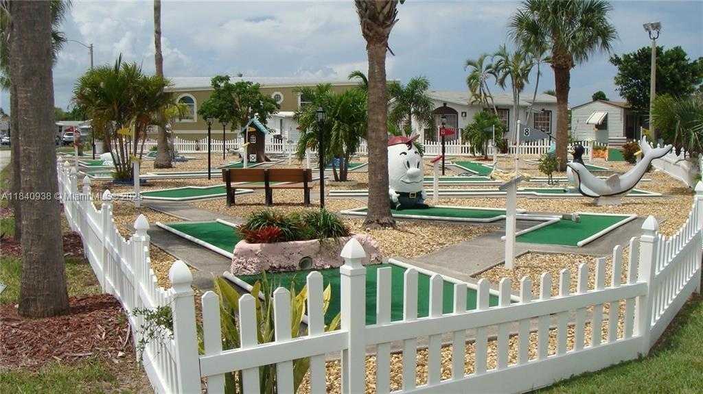 Small Image of 166 NETTLES BLVD, Jensen Beach Number 16