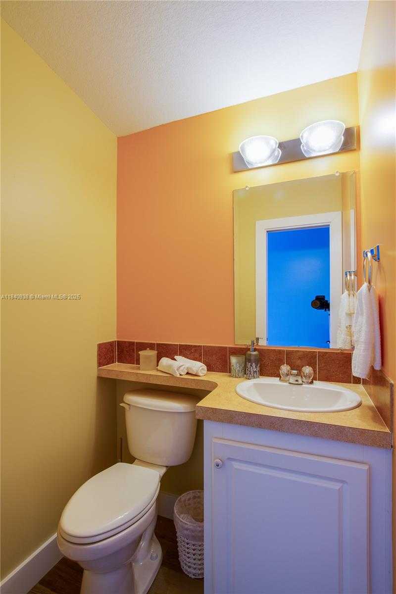 Small Image of 166 NETTLES BLVD, Jensen Beach Number 9
