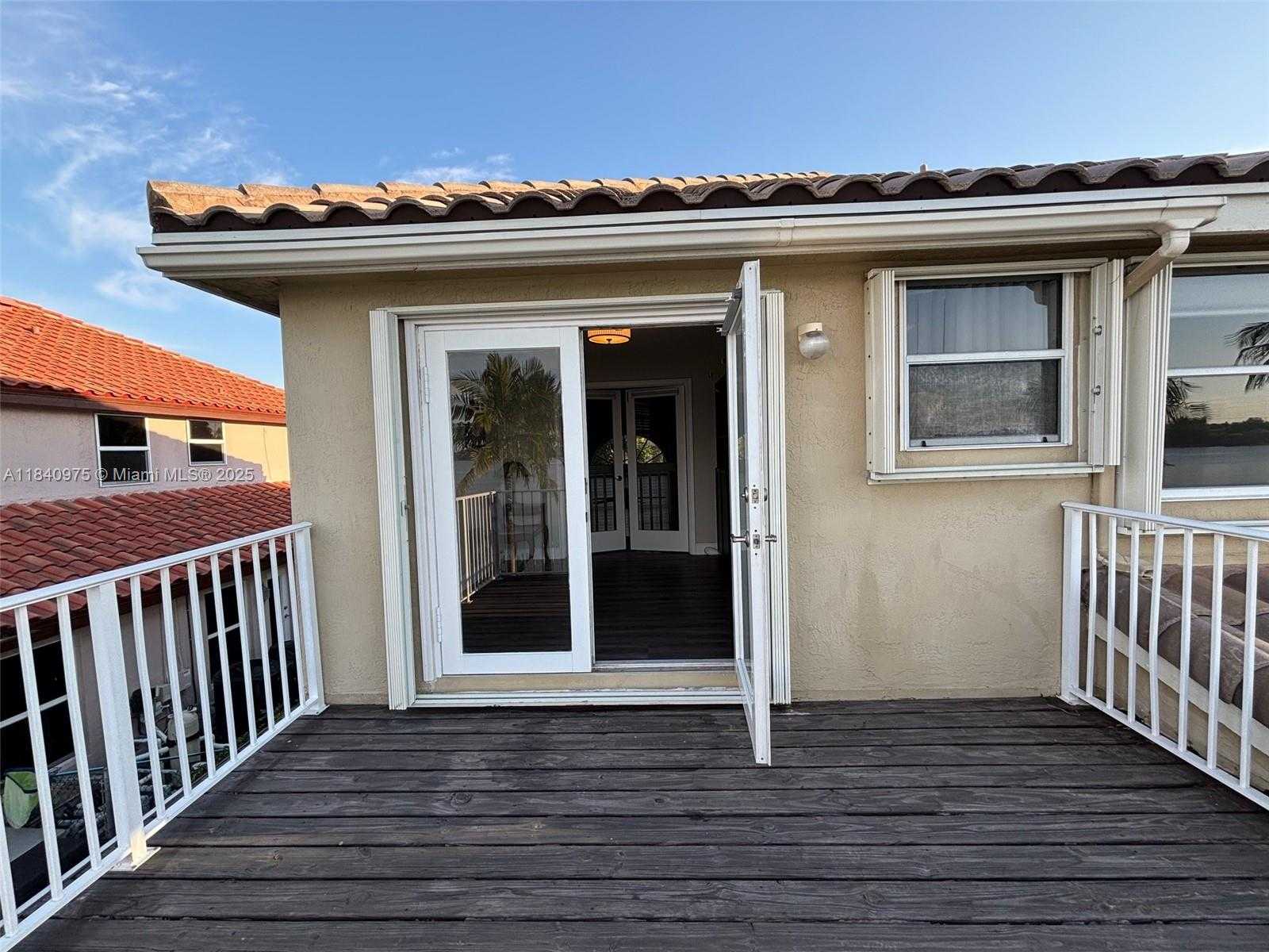 Small Image of 18265 NORTH WEST 12TH ST, Pembroke Pines Number 13