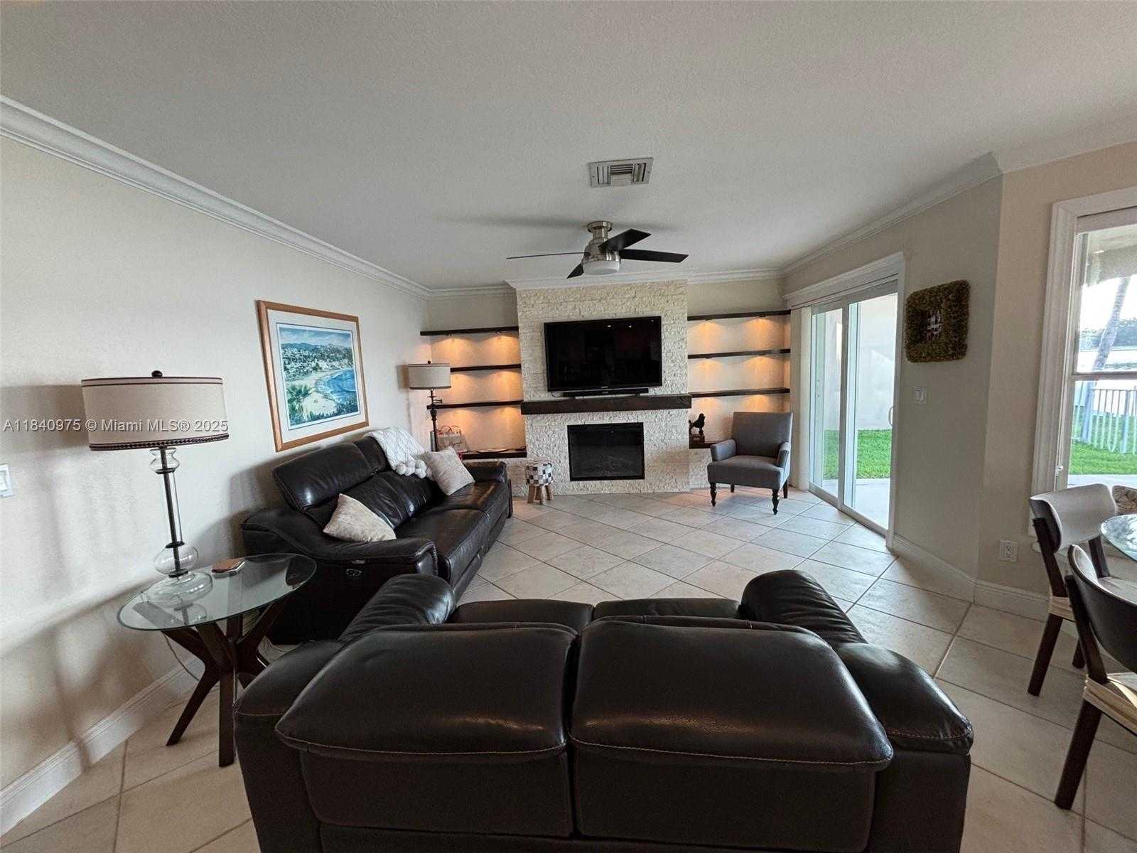 Small Image of 18265 NORTH WEST 12TH ST, Pembroke Pines Number 33