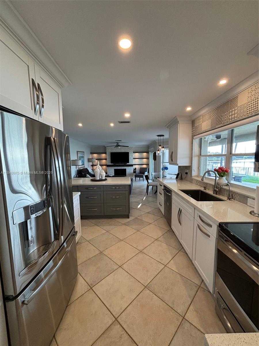 Small Image of 18265 NORTH WEST 12TH ST, Pembroke Pines Number 34