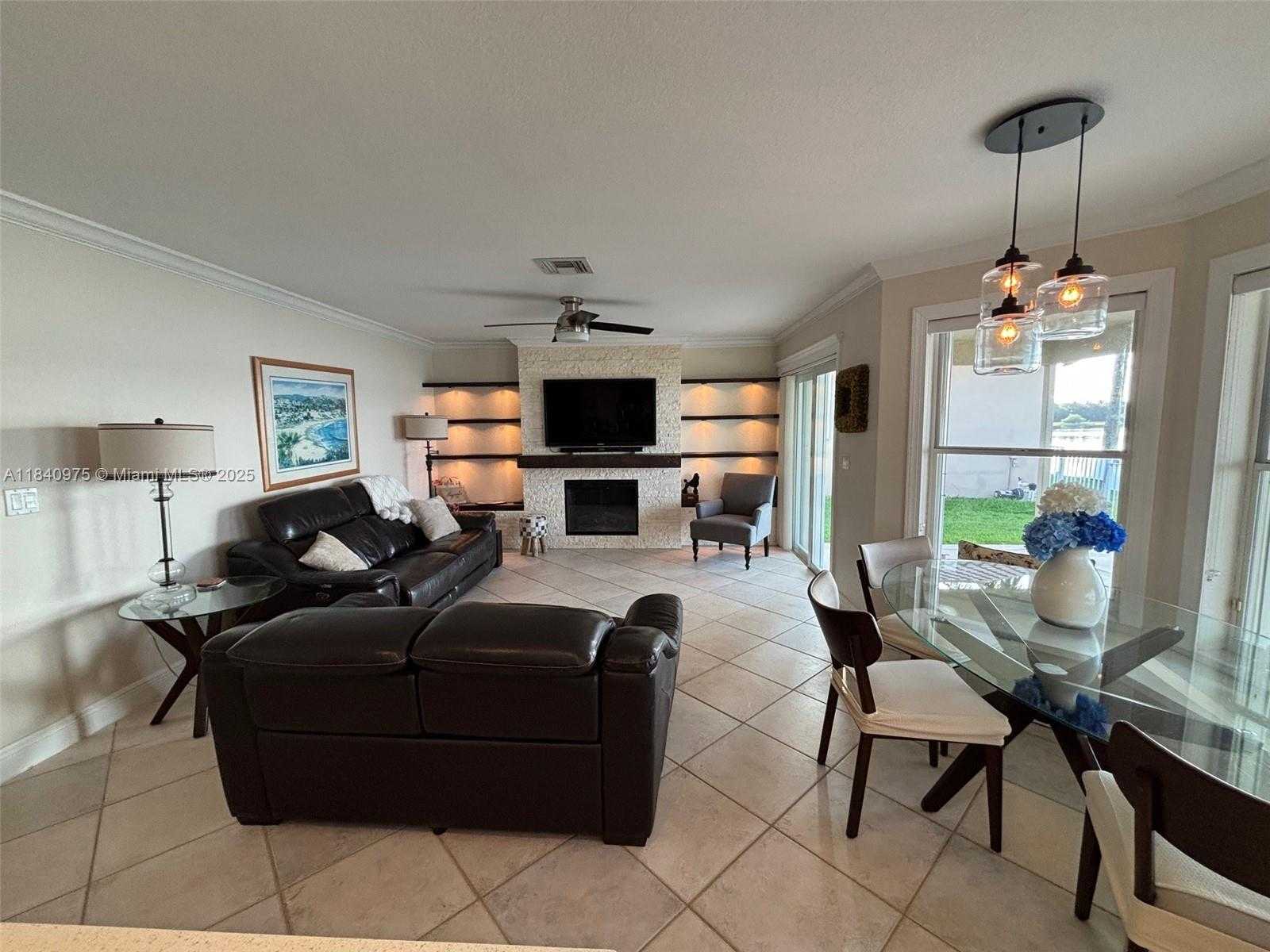Small Image of 18265 NORTH WEST 12TH ST, Pembroke Pines Number 35