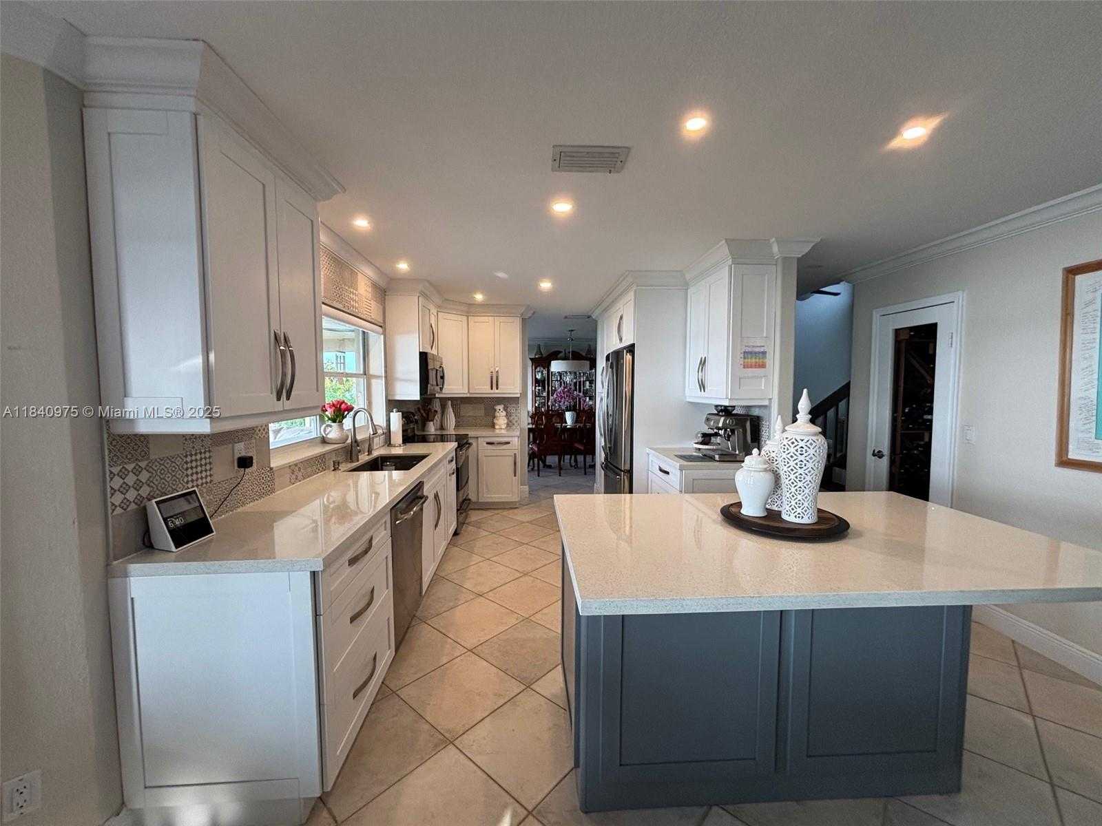 Small Image of 18265 NORTH WEST 12TH ST, Pembroke Pines Number 36