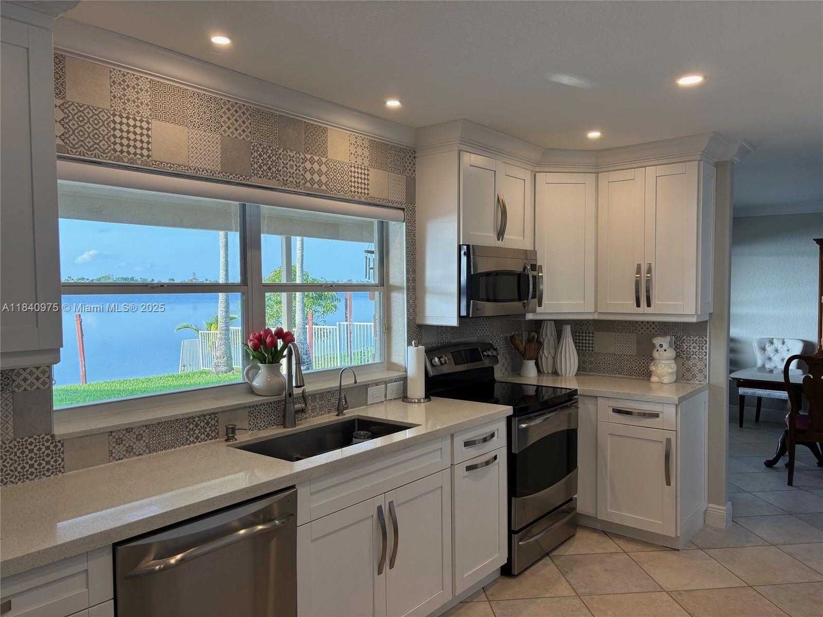 Small Image of 18265 NORTH WEST 12TH ST, Pembroke Pines Number 37